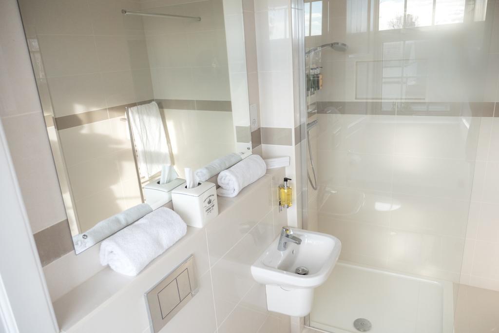 Broadway House Luxury Serviced Rooms Exeter Oda fotoğraf